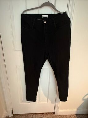 Zara Black Button-Front Pants